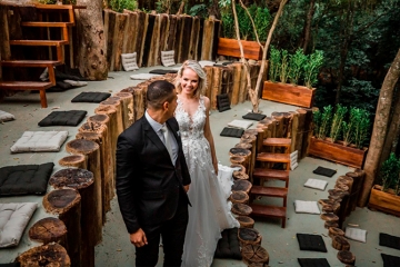 Brasil tem espaço único para casamentos que só existia em Ibiza na Espanha - Negócios em Foco Festa de Casamento Casamento ao Ar Livre Casamento no Interior